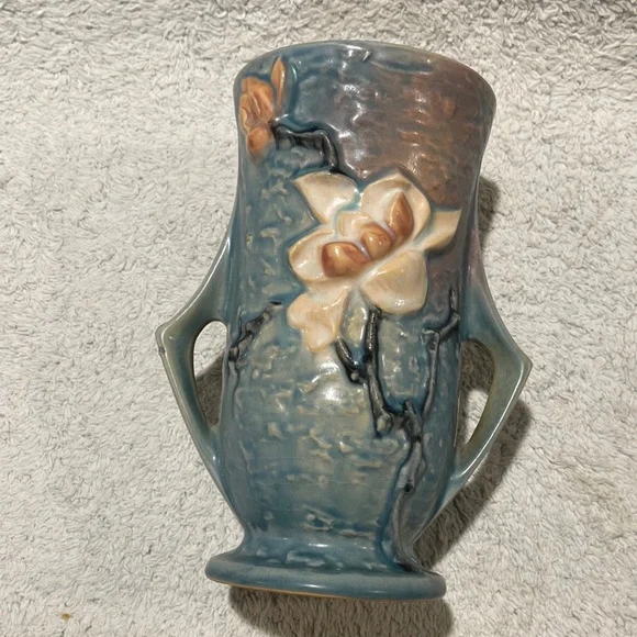 Elegant Roseville USA 89-7 Magnolia Blue Floral Vase
